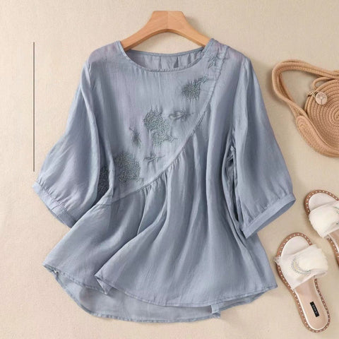 Artistic Retro Embroidery Small Shirt Loose Round Neck Pullover Top